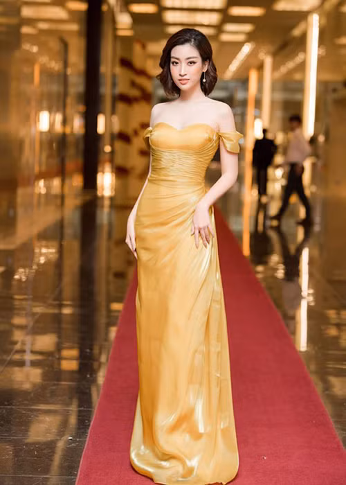 Phía người hâm mộ tỏ ra cảm thông với Mỹ Linh vì gắn liền với hình ảnh ngọc nữ nên mọi hành động, lời nói trong chương trình của cô bị khán giả soi nhiều hơn, có phần xét nét hơn.