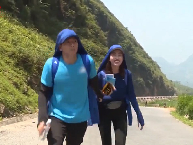 Có lẽ, Mỹ Linh chỉ nói đùa trong lúc mệt mỏi tại cuộc thi. Tuy nhiên, cô không ngờ rằng nhiều cư dân mạng lại cho rằng cô đem danh xưng hoa hậu ra để mong được giúp đỡ.