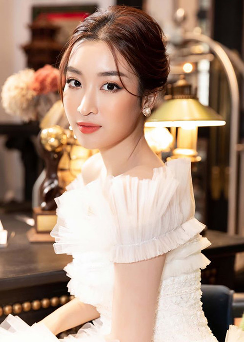 Nàng hoa hậu cho rằng khi tham gia Cuộc đua kỳ thú là quãng thời gian sóng gió nhất trong 3 năm đăng quang. Sau những lùm xùm, cô khẳng định cô sẽ cố gắng tập trung công việc để xây dựng lại hình ảnh.