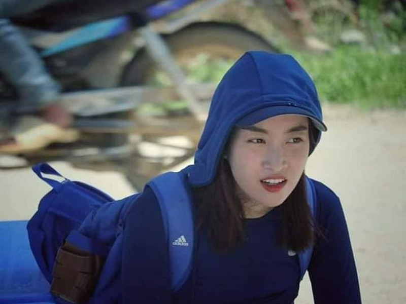 Ở tập 2, vì phải đi bộ một quãng đường dài mà không ai cho đi nhờ xe, Mỹ Linh nói rằng: "Mai em sẽ đeo một cái bảng là Hoa hậu Đỗ Mỹ Linh ở trước ngực để khi mà em nhờ thì mọi người sẽ giúp đỡ em nhiệt tình".