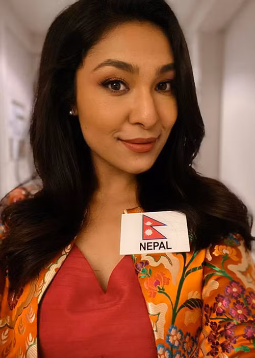 Đại diện Nepal lại thắng giải Người đẹp truyền thông.