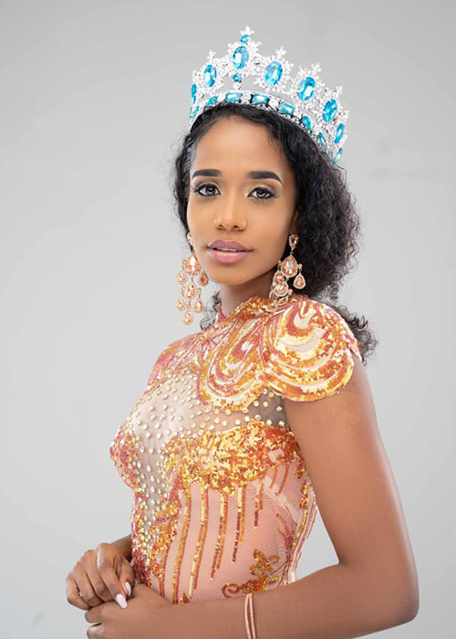 Toni Ann Singh - đại diện Jamaica giành chiến thắng phần thi Người đẹp tài năng.