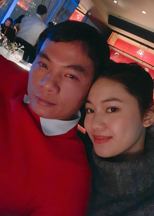 Sau khi lấy chồng, Thanh Tú không thể che giấu được niềm hạnh phúc khi liên tục khoe ông xã.