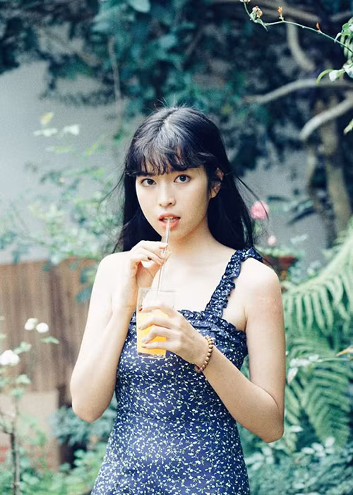 Ngoài đời, Khánh Vân được nhận xét trẻ hơn tuổi thật.