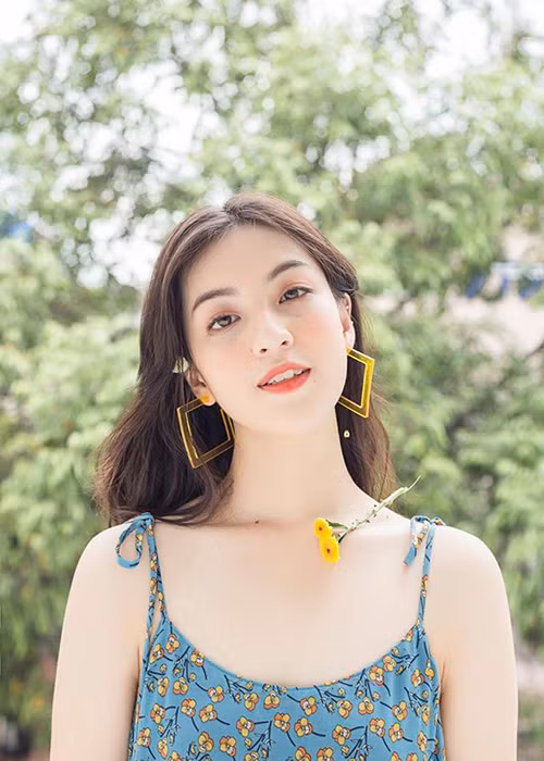 Trên phim, Thảo Tâm có tạo hình già hơn tuổi thật.