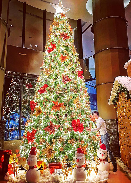 Chỉ việc "mua nhà rồi bỏ không" chứng tỏ Nathan Lee giàu có đến thế nào.