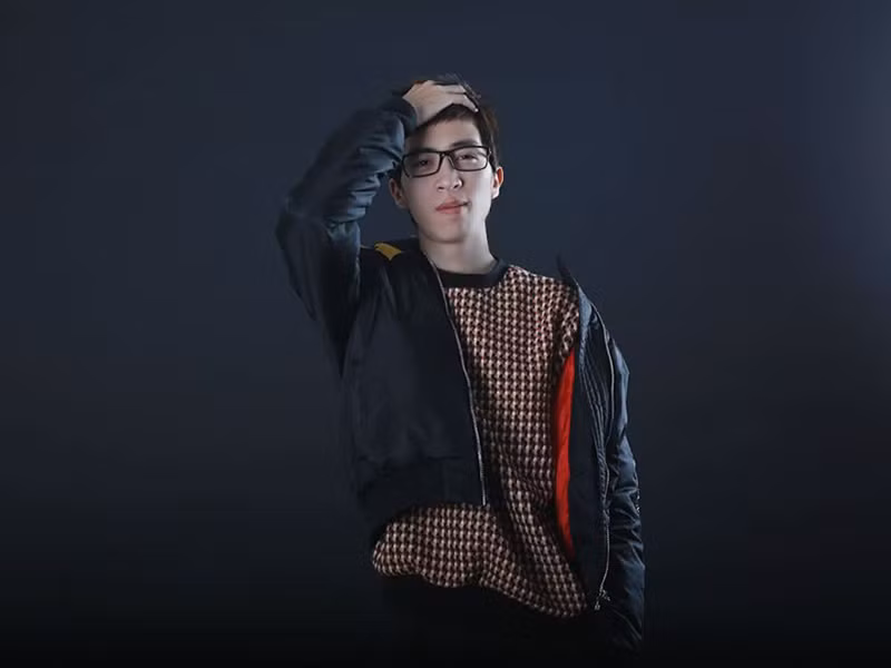 Trước biến cố gia đình, ViruSs bắt đầu chơi game chuyên nghiệp, sau đó xây dựng thành công hình ảnh một streamer.