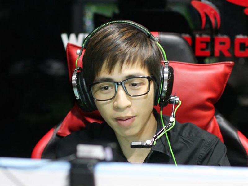 Trong cuộc phỏng vấn trên Zing, ViruSs chia sẻ ước mơ trở thành một tỷ phú tự thân. “Nhiều tiền là một trong những yếu tố chứng tỏ rằng một người thành công, hay nói cách khác, thành công mới có thể có nhiều tiền… Ý của tôi là không phải cần tiền để sử dụng, vì thật sự, mỗi ngày tôi cũng chỉ tiêu một khoảng nhất định, nhưng tôi muốn mình có nhiều tiền, để khẳng định bản thân rằng mình là người thành công”, anh nói.