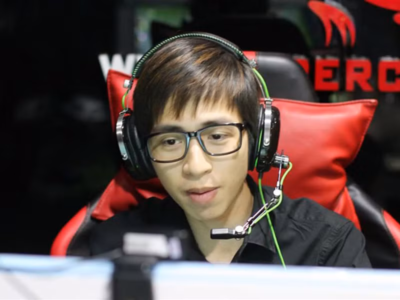 Trong cuộc phỏng vấn trên Zing, ViruSs chia sẻ ước mơ trở thành một tỷ phú tự thân. “Nhiều tiền là một trong những yếu tố chứng tỏ rằng một người thành công, hay nói cách khác, thành công mới có thể có nhiều tiền… Ý của tôi là không phải cần tiền để sử dụng, vì thật sự, mỗi ngày tôi cũng chỉ tiêu một khoảng nhất định, nhưng tôi muốn mình có nhiều tiền, để khẳng định bản thân rằng mình là người thành công”, anh nói.