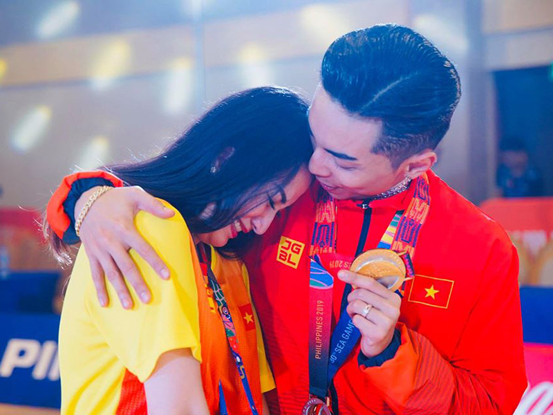 Sự thành công của Phan Hiển ngày hôm nay có sự đóng góp không nhỏ của Khánh Thi.