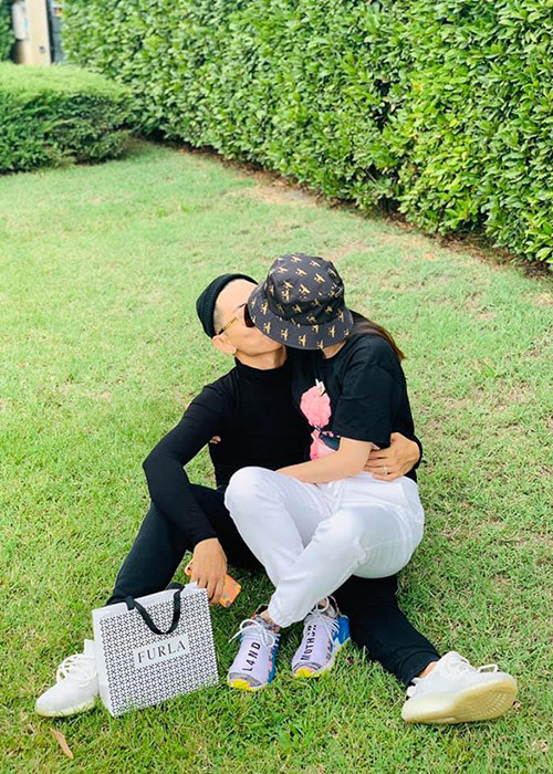 Cặp đôi lệch tuổi luôn tâm đầu ý hợp mỗi khi kết hợp trong cuộc sống lẫn công việc.