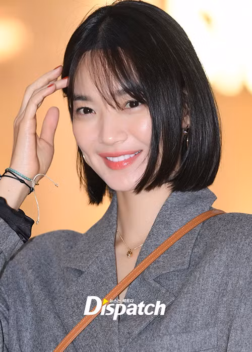 Nữ diễn viên xứ Hàn được mệnh danh là nàng hồ ly xinh đẹp và luôn xuất hiện trong danh sách những mỹ nhân đẹp nhất xứ Hàn.