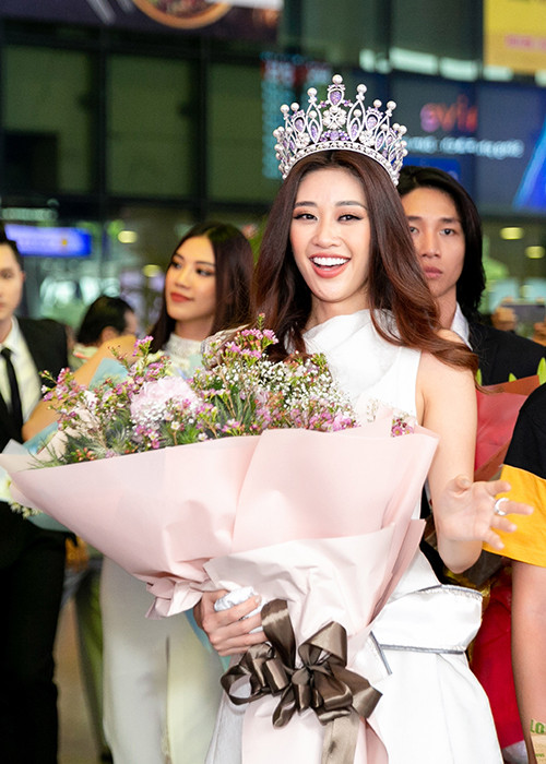 Khánh Vân vô cùng hạnh phúc khi nhận được sự chào đón của khán giả hâm mộ.