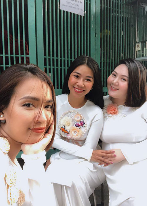 Ái Phương là người đầu tiên tiết lộ nhận thiệp cưới Hoàng Oanh. Ảnh: FBNV