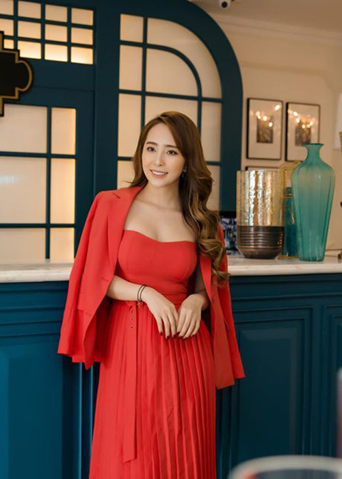 Hiện tại, ngoài đóng phim, Quỳnh Nga còn tích cực đi hát.