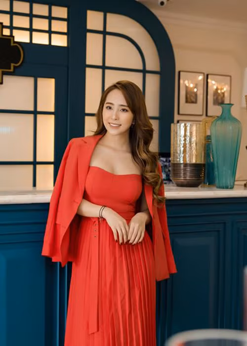 Hiện tại, ngoài đóng phim, Quỳnh Nga còn tích cực đi hát.