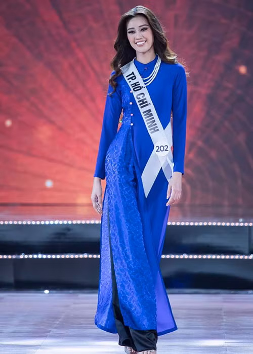 Ở cả hai mùa giải, người đẹp đến từ TP HCM đều đoạt danh hiệu Thí sinh mặc áo dài đẹp nhất.