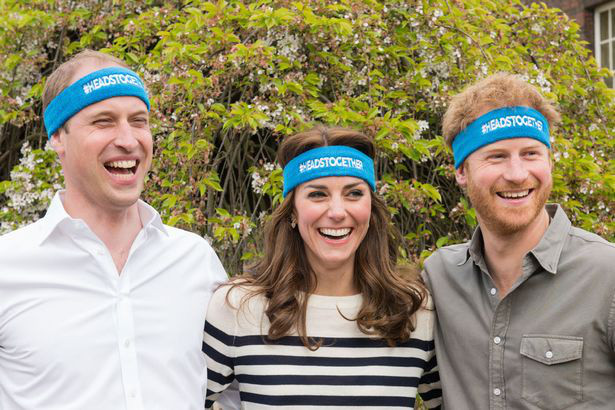 William, Kate và Harry nói về sức khỏe tinh thần của họ: Vào năm 2016, 3 thành viên hoàng gia đã làm nên lịch sử khi họ trở thành thành viên hoàng gia đầu tiên nói chuyện cởi mở và chân thành về sức khỏe tinh thần của chính họ vào năm 2006. Nói về sự ra đi của Công nương Diana, Hoàng tử Harry nói: "Tôi mất mẹ năm 12 tuổi và sau đó là tất cả cảm xúc của tôi bị ảnh hưởng khá nghiêm trọng trong 20 năm qua. Điều đó đã tác động đến cuộc sống cá nhân và công việc của tôi".