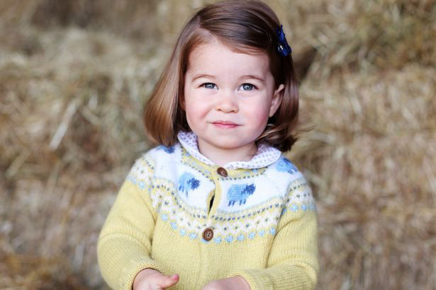 Công chúa Charlotte vẫn giữ được vị trí kế thừa: Vào ngày 23/4/2018, Công nương Kate sinh hạ người con thứ 3 là Louis Arthur Charles. Sự ra đ ời của hoàng tử út cũng là thời điểm đánh dấu mốc quan trọng của Công chúa Charlotte. Tiểu công chúa Charlotte trở thành thành viên nữ đầu tiên được giữ nguyên vị trí thừa kế và không bị thay đổi bởi sự xuất hiện của em trai mình. Sự thay đổi này là nhờ Đạo luật kế vị vương miện 2013. Hiện công chúa nhỏ là người đứng thứ 4 trong danh sách thừa kế ngai vàng.