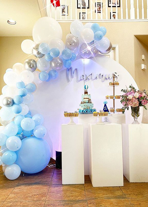 Con trai của Phạm Hương tên Maximus, chào đời ở Mỹ.