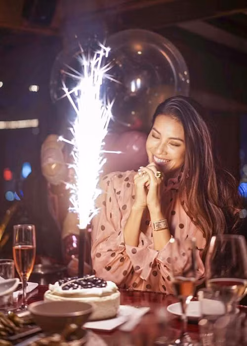 Tháng 2/2019, Phạm Hương khoe được bạn trai cầu hôn ở Mỹ.