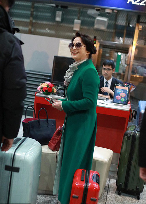 Mẹ của Lưu Diệc Phi vẫn giữ được vẻ đẹp dù qua thời thanh xuân.