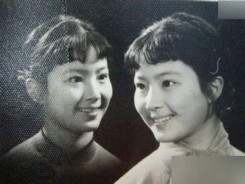 Mẹ của mỹ nhân Hoa ngữ Lưu Diệc Phi không chỉ tài năng mà còn sở hữu nhan sắc xinh đẹp khi còn trẻ.