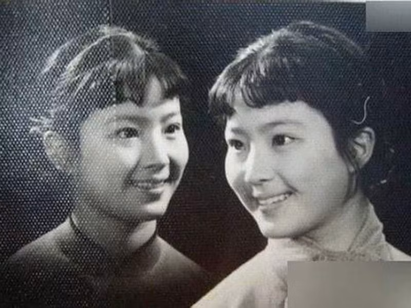 Mẹ của mỹ nhân Hoa ngữ Lưu Diệc Phi không chỉ tài năng mà còn sở hữu nhan sắc xinh đẹp khi còn trẻ.