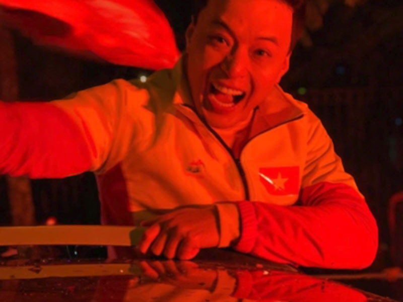 Hồng Đăng không giấu được niềm vui trước chiến thắng của U22 Việt Nam.