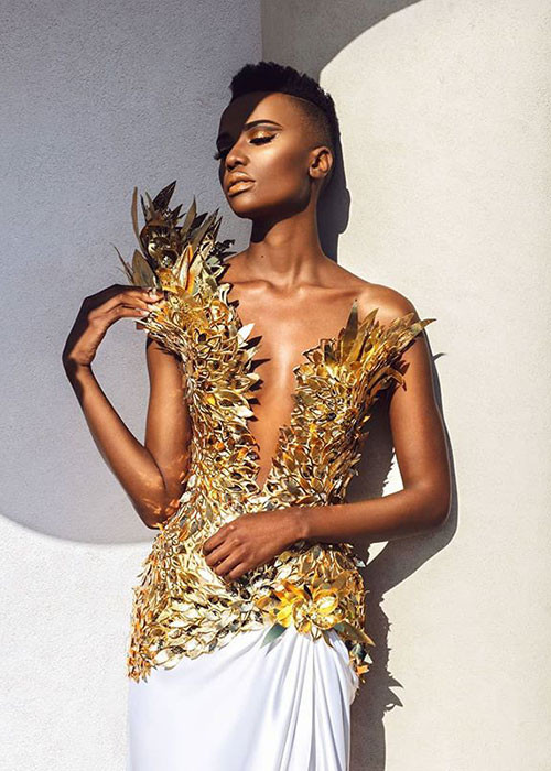 Tân Hoa hậu Hoàn vũ Thế giới không chỉ xinh đẹp mà còn có khả năng ứng xử thông minh, phong thái tự tin.