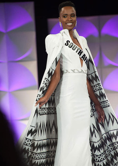 Hình ảnh tân hoa hậu trong phần thi dạ hội tại bán kết cách đây ít ngày.