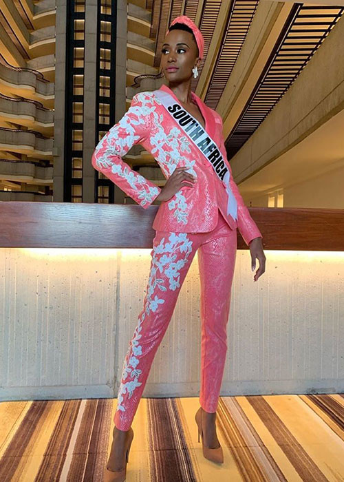 Zozibini khiến khán giả quê nhà nức lòng khi mang về chiếc vương miện cho Nam Phi.