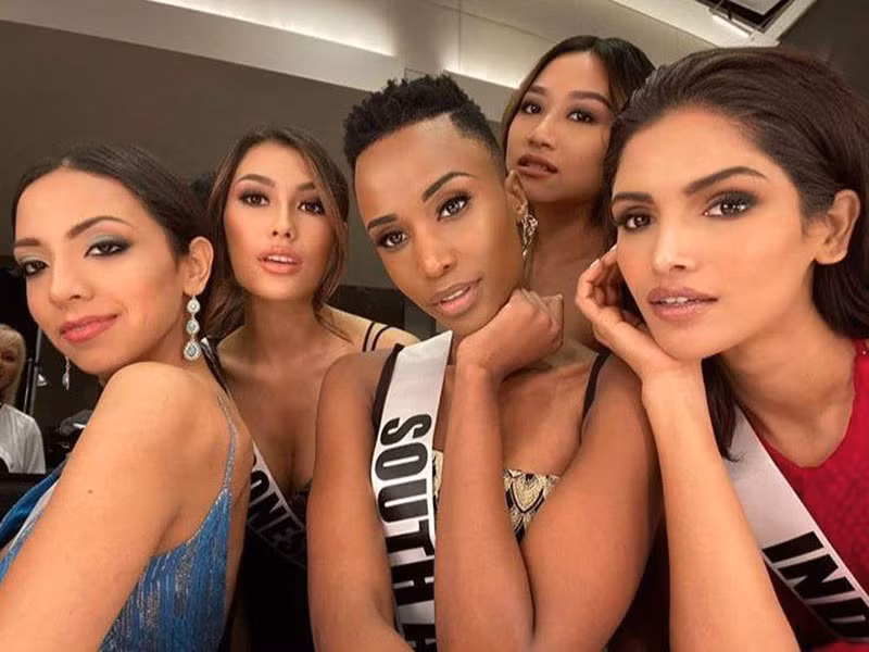 Zozibini đăng quang Hoa hậu Hoàn vũ Nam Phi 2019 vào tháng 8.