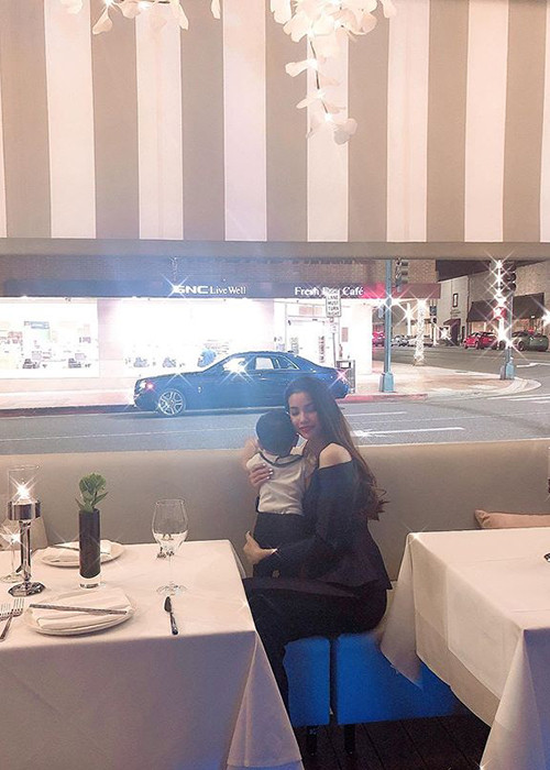 Bé Maximus vừa tròn 1 tuổi và được mẹ công khai vào đúng ngày sinh nhật.