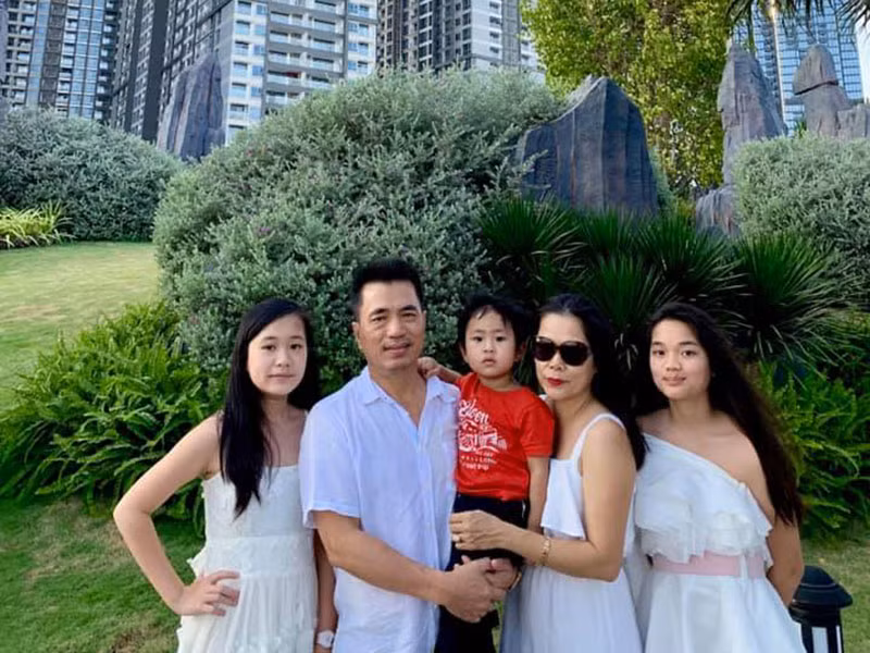 Trong những năm qua, Mỹ Lệ phụ giúp chồng kinh doanh và tự trau dồi thêm kiến thức âm nhạc như đánh đàn piano, dạy hát cho con. Mời quý độc giả xem video "Bí quyết làm đẹp của sao Việt". Nguồn VTC