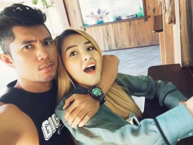 Mới đây, Ngân 98 vướng ồn ào lộ clip nóng. Người đứng lên bênh vực hot girl là Lương Bằng Quang.