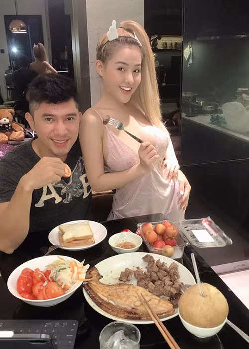 Tuy nhiên, gần đây, Lương Bằng Quang và Ngân 98 đã tái hợp.