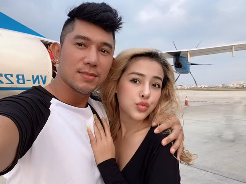 Khi Ngân 98 bị lộ clip nóng, Lương Bằng Quang cho biết, tình cảm của cả hai không hề bị tác động.