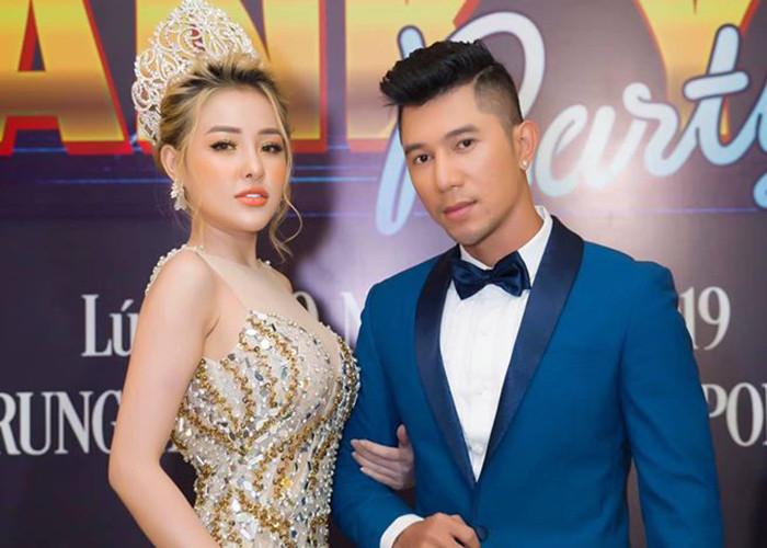 Đến tháng 6/2019, Ngân 98 bất ngờ tiết lộ lý do chia tay Lương Bằng Quang. Hot girl dao kéo cho biết bạn trai cũ ngoại tình ngay ở nhà lúc đang yêu cô.