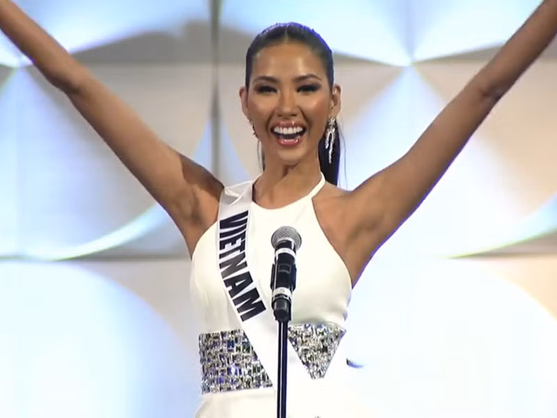 Cô hô vang Hoàng Thùy - đại diện Việt Nam.