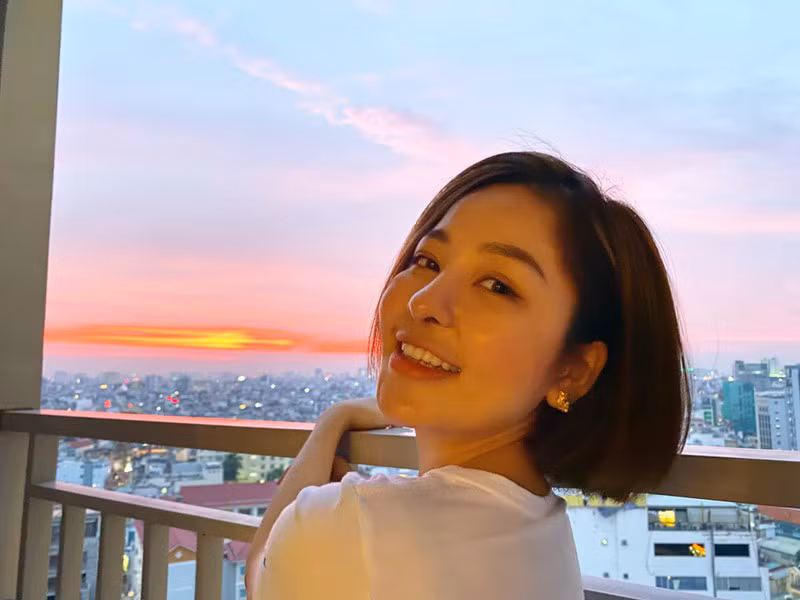 Tháng 4/2019, hot girl - diễn viên Trâm Anh vướng ồn ào lộ clip nhạy cảm với bạn trai cũ. Giữa ồn ào, người đẹp không có bất kì động thái nào cũng không lên tiếng.