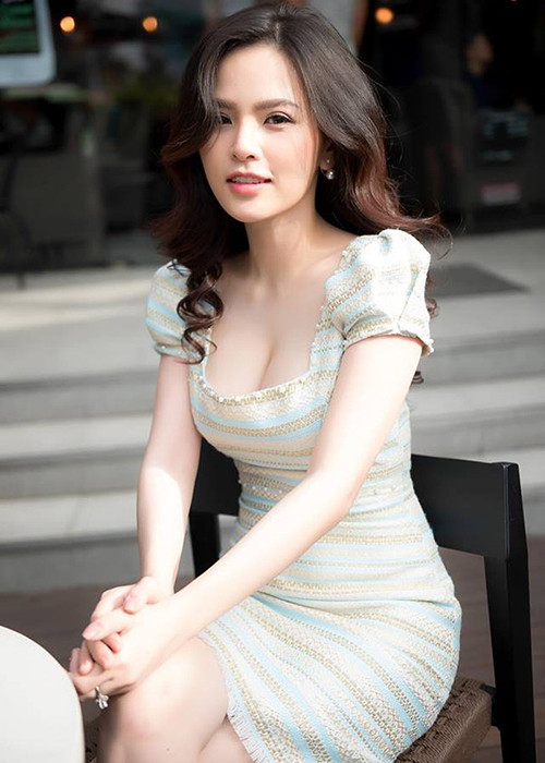 Giữa ồn ào, chia sẻ với Tri thức trẻ, quản lý của Phi Huyền Trang khẳng định tin đồn trên mạng hoàn toàn là bịa đặt. Ngoài ra, nữ diễn viên sẽ nhờ pháp luật can thiệp.