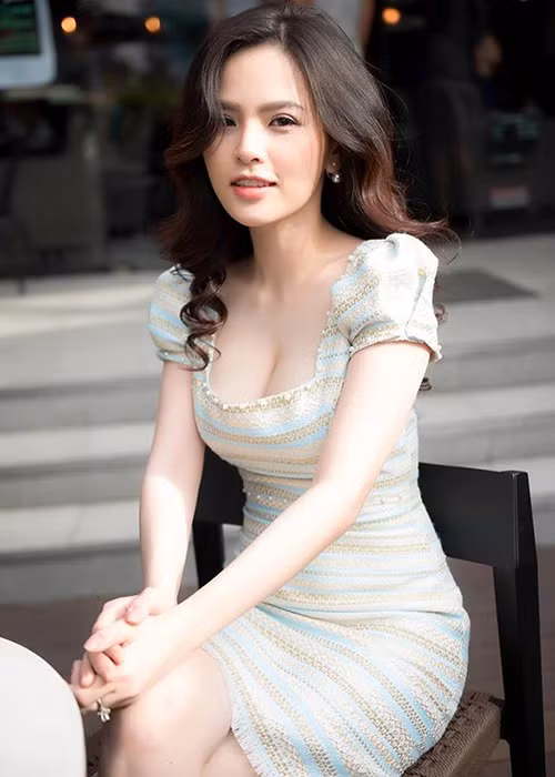 Giữa ồn ào, chia sẻ với Tri thức trẻ, quản lý của Phi Huyền Trang khẳng định tin đồn trên mạng hoàn toàn là bịa đặt. Ngoài ra, nữ diễn viên sẽ nhờ pháp luật can thiệp.