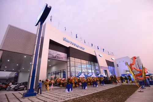 Toàn cảnh đại lý ủy quyền mới Bình Dương Ford.