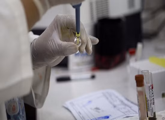 PGS.TS Đặng Đức Anh, Viện trưởng Viện Vệ sinh Dịch tễ Trung ương cũng khẳng định, hiện tại Việt Nam đủ năng lực chẩn đoán virus Zika nên người dân không nên quá lo sợ.