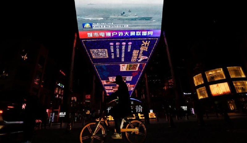 Quan sát những biến động thực tế trong những tháng đầu năm 2024, có thể thấy Chính phủ Trung Quốc không ngừng gia tăng sức ép với Đài Loan thông qua một số biện pháp chủ yếu như: tiếp tục gia tăng các tuyên bố cứng rắn đối với Đài Loan, tăng cường các hoạt động quân sự, đa dạng hóa biện pháp gây sức ép kinh tế lên hòn đảo. Ảnh: Foreign Affairs.