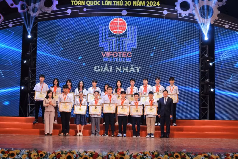 Quan sát thiên văn bằng Lịch laser đồng bộ Mặt Trời "Make in Vietnam" Quan sat thien van bang Lich laser dong bo Mat Troi