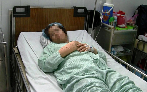Nữ bác trọng thương sau khi bị tên Đạt chém trọng thương, cướp tài sản.