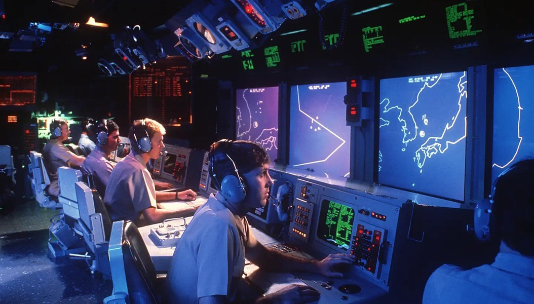 Tức là phiên bản SM-6 nói trên hoàn toàn có thể được tích hợp vào máy bay chiến đấu để trở thành một tên lửa không đối không tầm xa cực kỳ lợi hại, đủ khả năng tiêu diệt cả máy bay chỉ huy - cảnh báo sớm trên không.