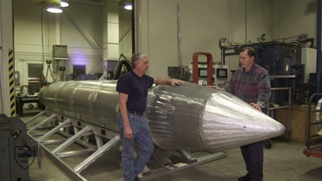 Tùy chọn nói trên nằm trong hợp đồng trị giá 7 tỷ USD nhằm nâng cấp phi đội oanh tạc cơ B-2 mà Tập đoàn công nghiệp quốc phòng Mỹ Northrop Grumman đã nhận được trong thời gian gần đây.